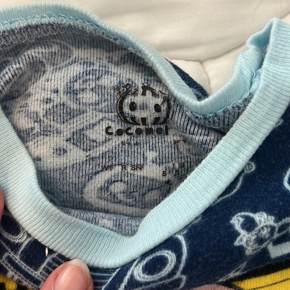 Size 5T Cocomelon 2 sets The Wheels On The Bus Pajamas sets - Picture 9 of 10